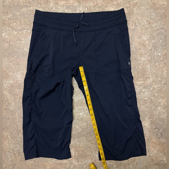 🍋 LULULEMON Studio Crop Pants (See Measurements) - Picture 9 of 16